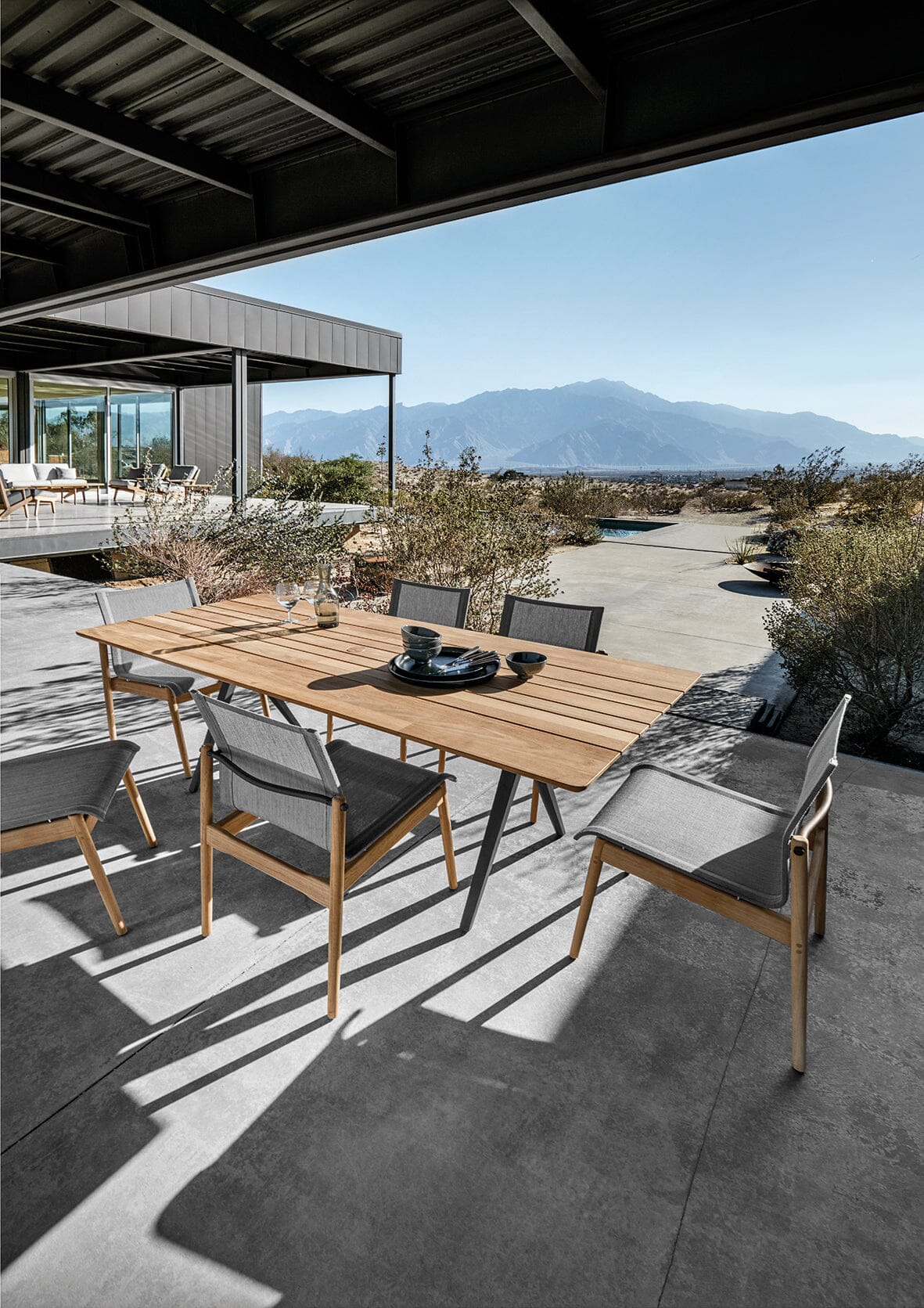 Gloster Sway Teak Chaise repas