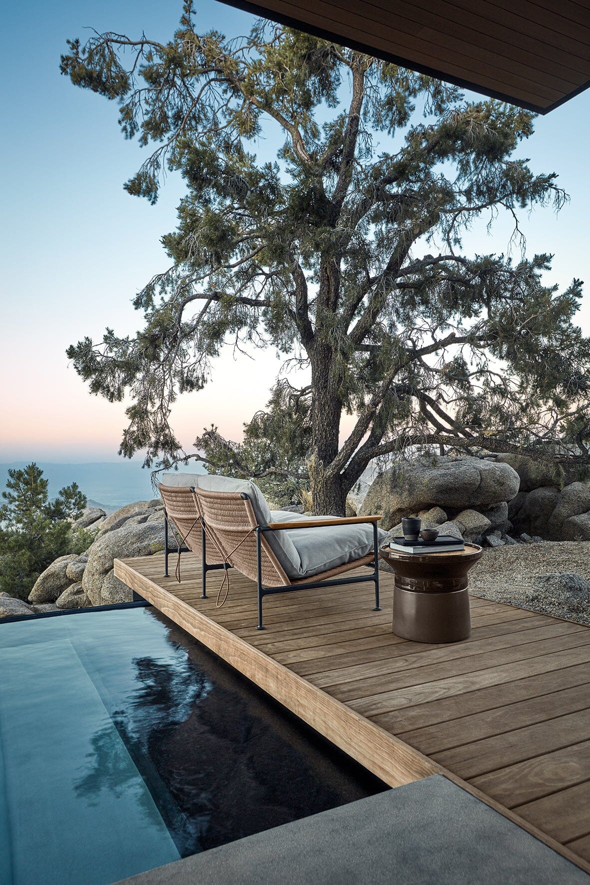 Gloster Zenith Canapé 2 places avec Teak Arms (Meteor)