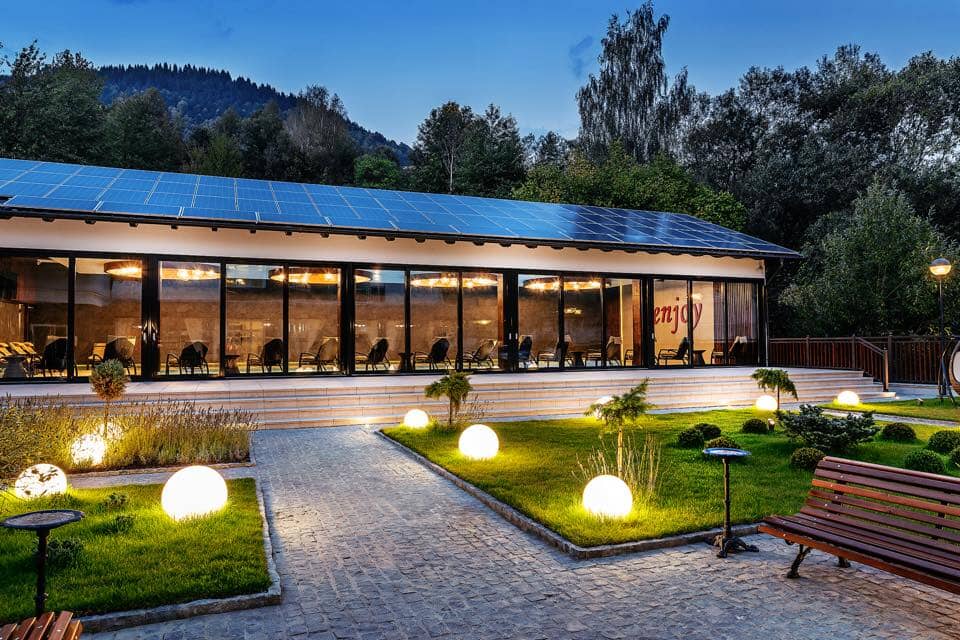 LEDS C4 Cisne Surface lampe boule de sol pour l'extérieur