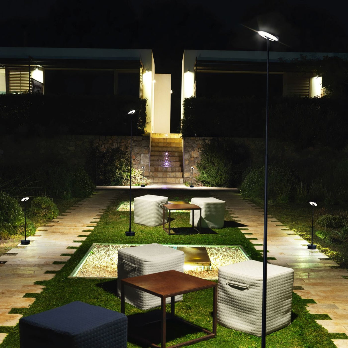 LEDS C4 Invisible borne lampe d'extérieur réglable, à planter