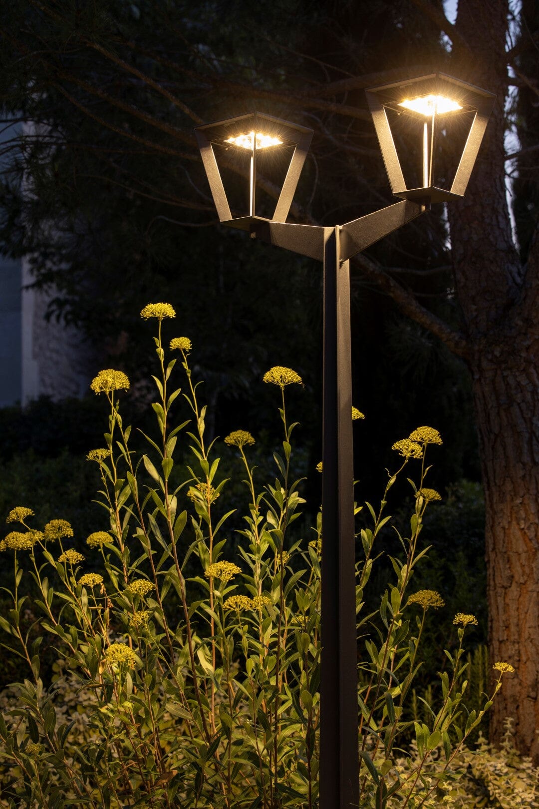 Les Jardins Metro Lampadaire solaire Double sans fil