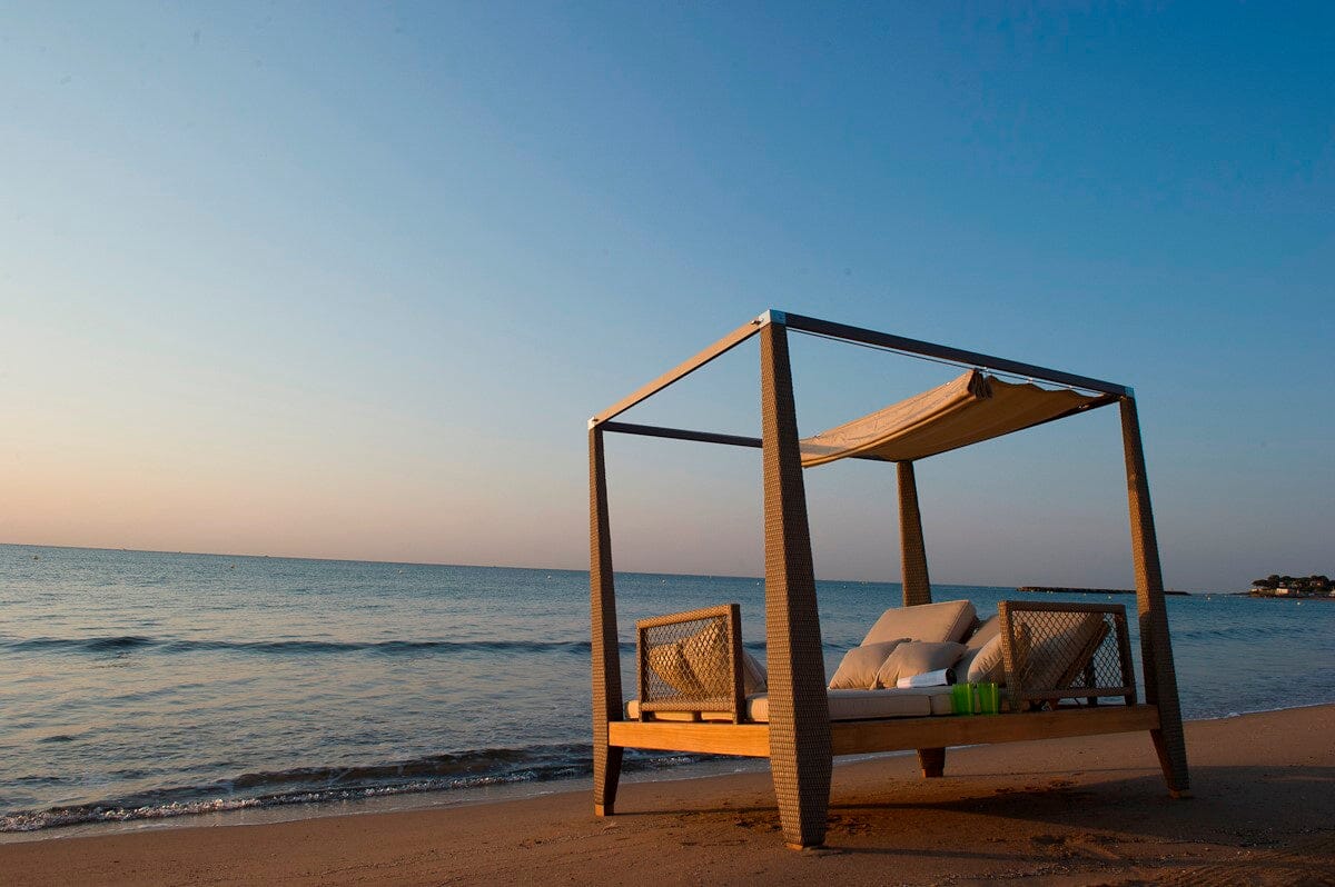 Les Jardins Zayo Lit balinais Toit Coulissant