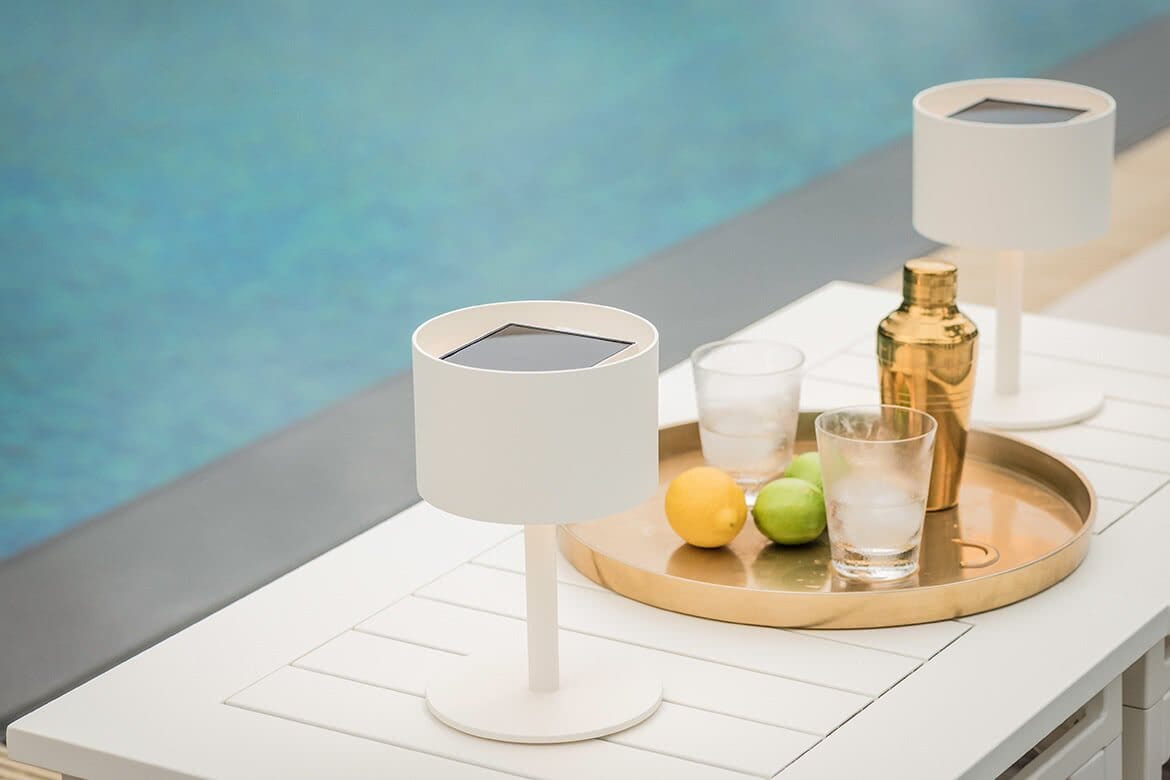 Maiori La Lampe Pose 01 lampe solaire sans fil hybride bluetooth