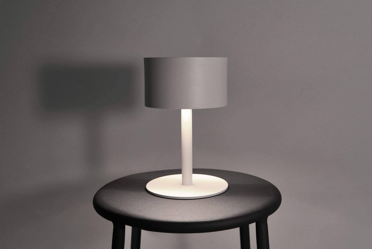 Maiori La Lampe Pose 01 lampe solaire sans fil hybride bluetooth