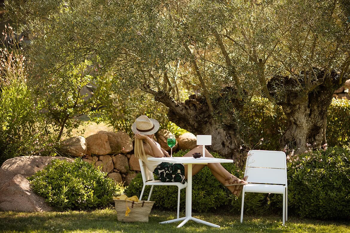 Maiori La Lampe Pose 02 lampe solaire sans fil hybride bluetooth