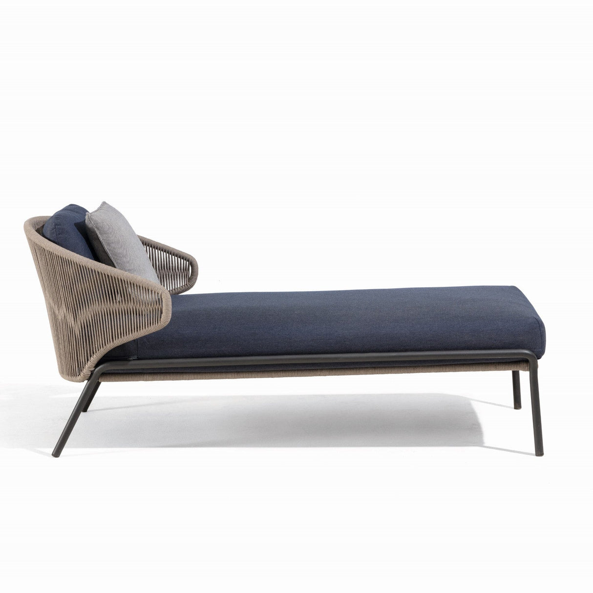 Manutti Radoc Radius Lounger, chaise longue méridienne, coussins en sus