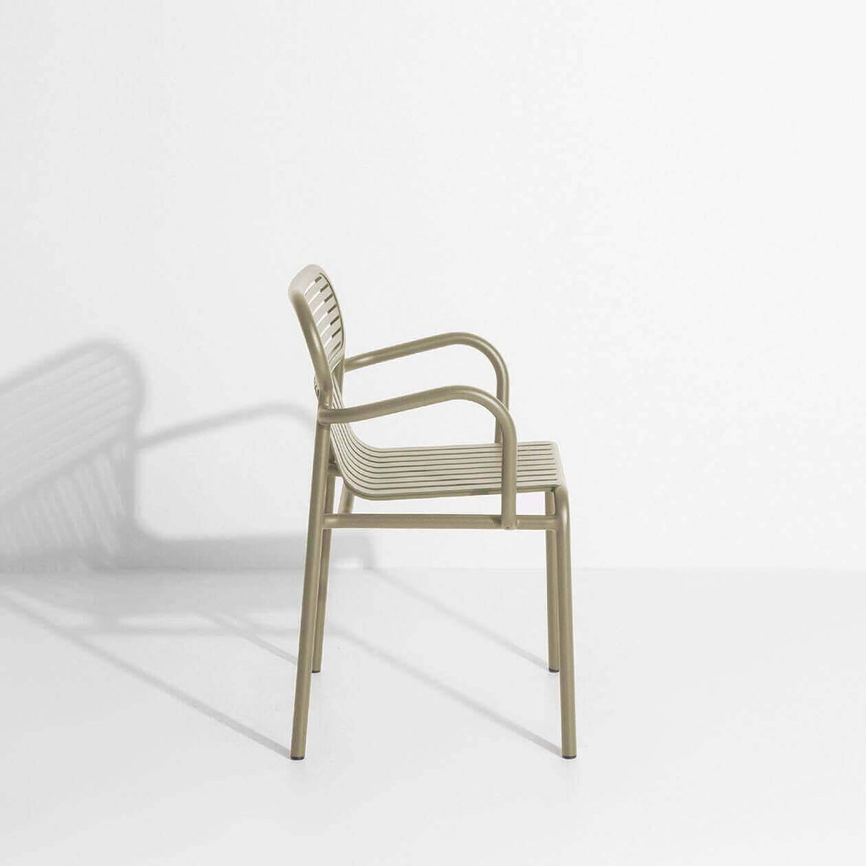 Petite Friture Week-end Fauteuil Bridge avec accoudoirs