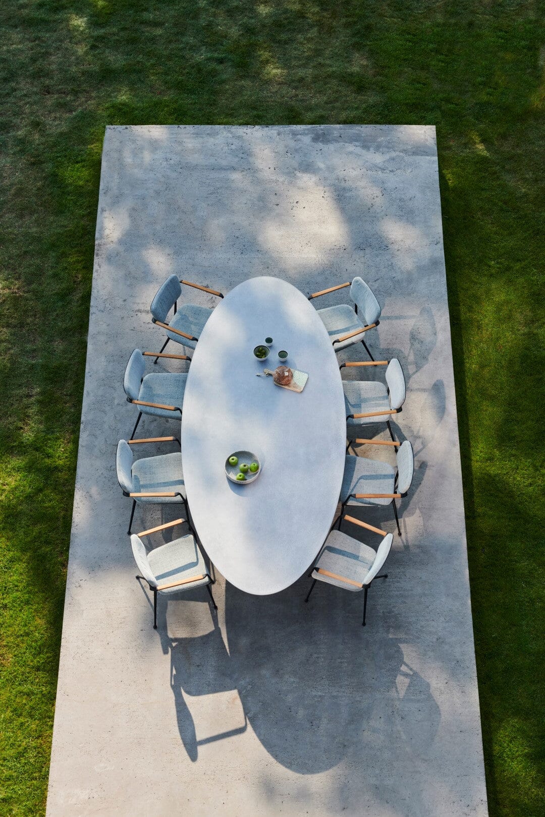 Royal Botania Exes Table Ellipse 320x140cm