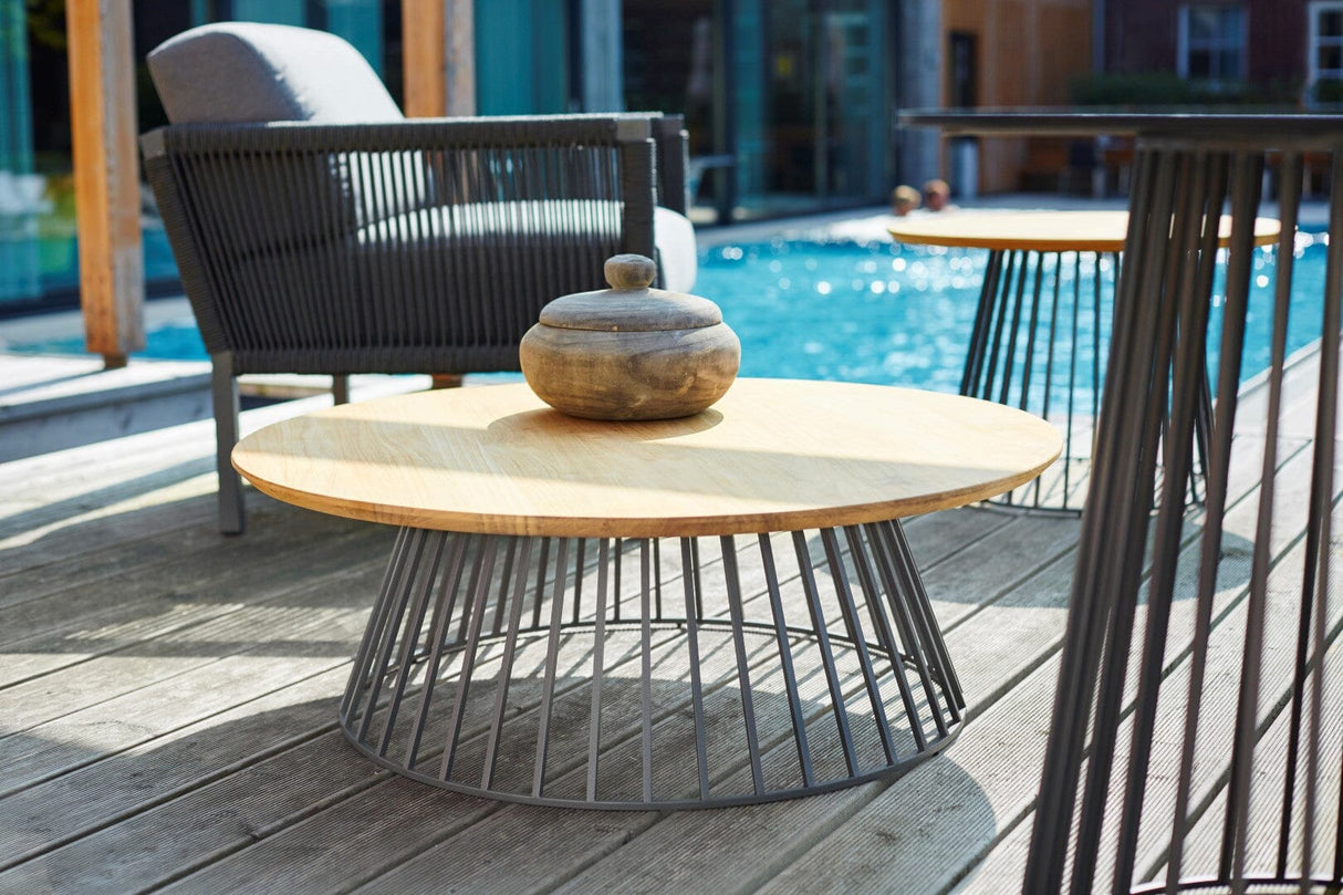 Solpuri Grid Table basse Ø 90cm h: 45cm - Alu Anthracite / Plateau Teck