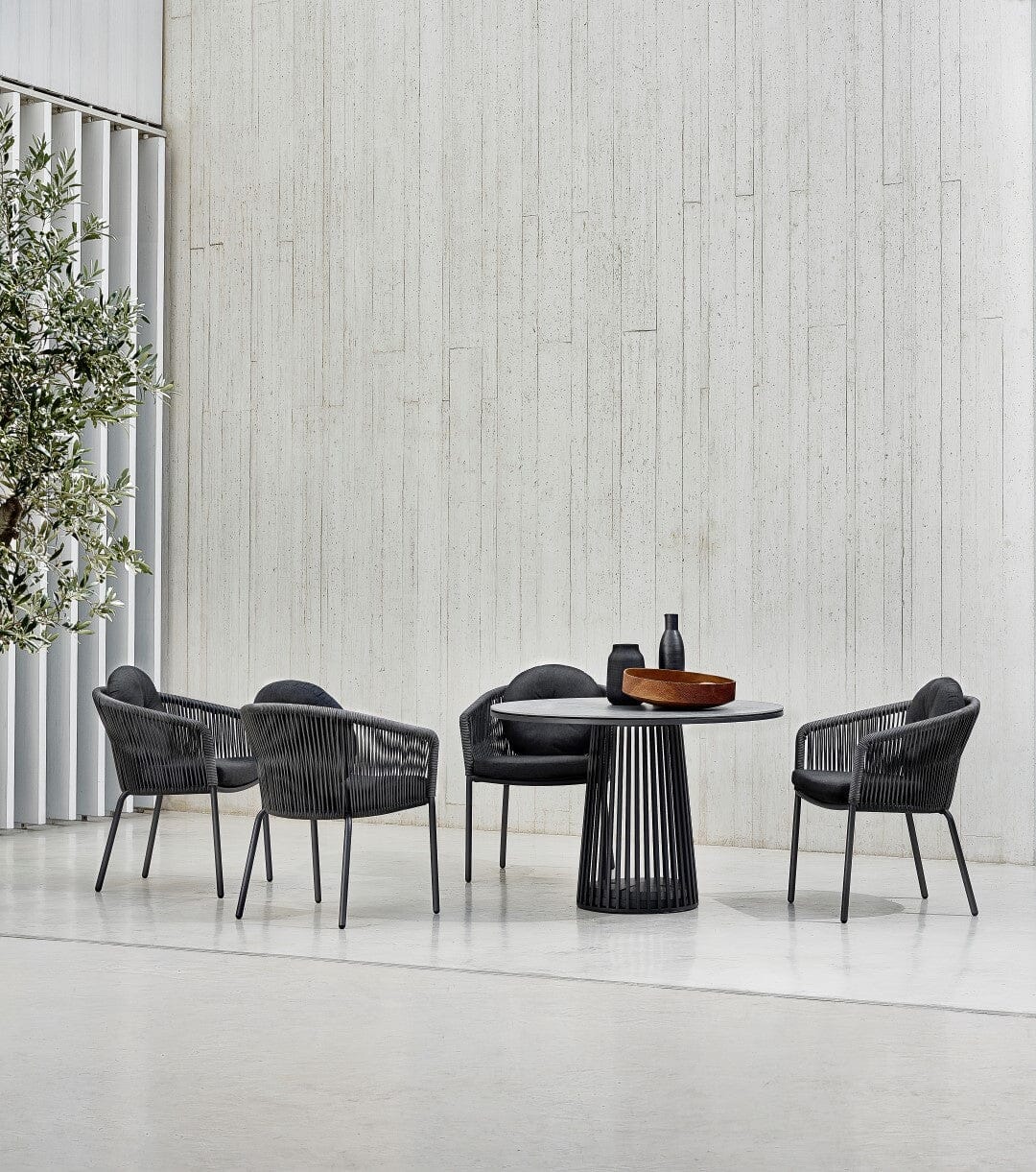 Solpuri Loop Fauteuil repas avec Coussin d'assise / Coussin de dossier rond Ø 42cm - Alu String-Flex Anthracite