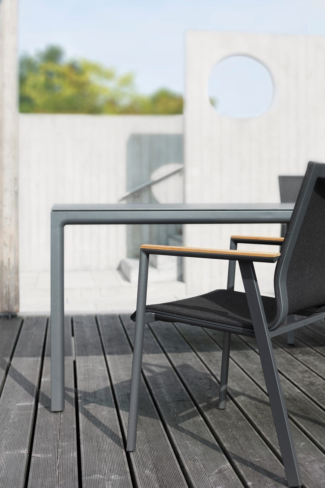 Solpuri Soul Fauteuil empilable - Accoudoirs teck