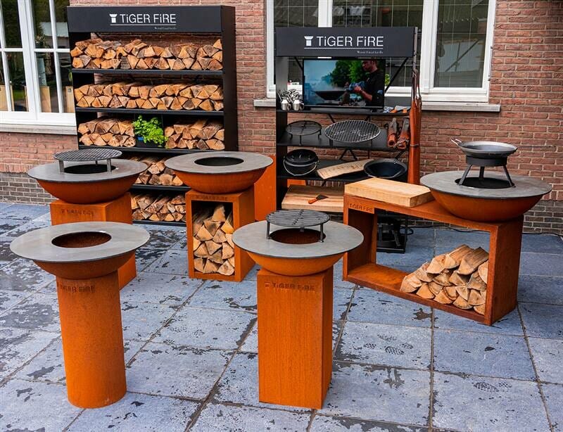 Tiger Fire 88 Island Corten Ø88cm Foyer Brasero avec stockage bois H: 97cm