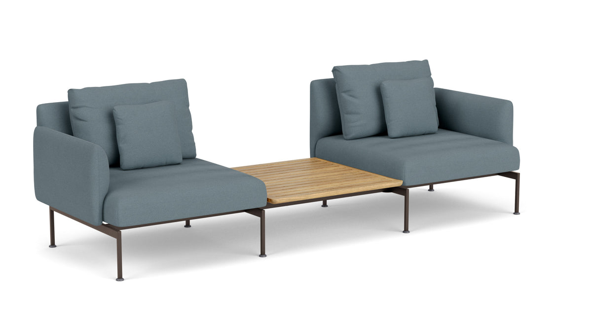 Barlow Tyrie Layout Deep Seating Companion Set - with Low Arms (two 1LYMB1 with low arms et bridging table 2LYB08) - avec coussins Armature Forge Grey Carbon Sky 10064