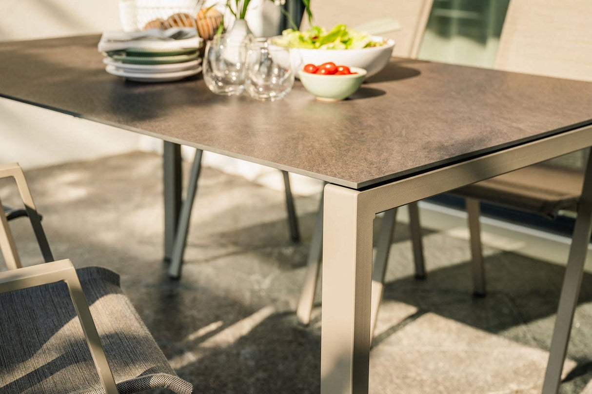 Schaffner Luzern table repas 80x80cm