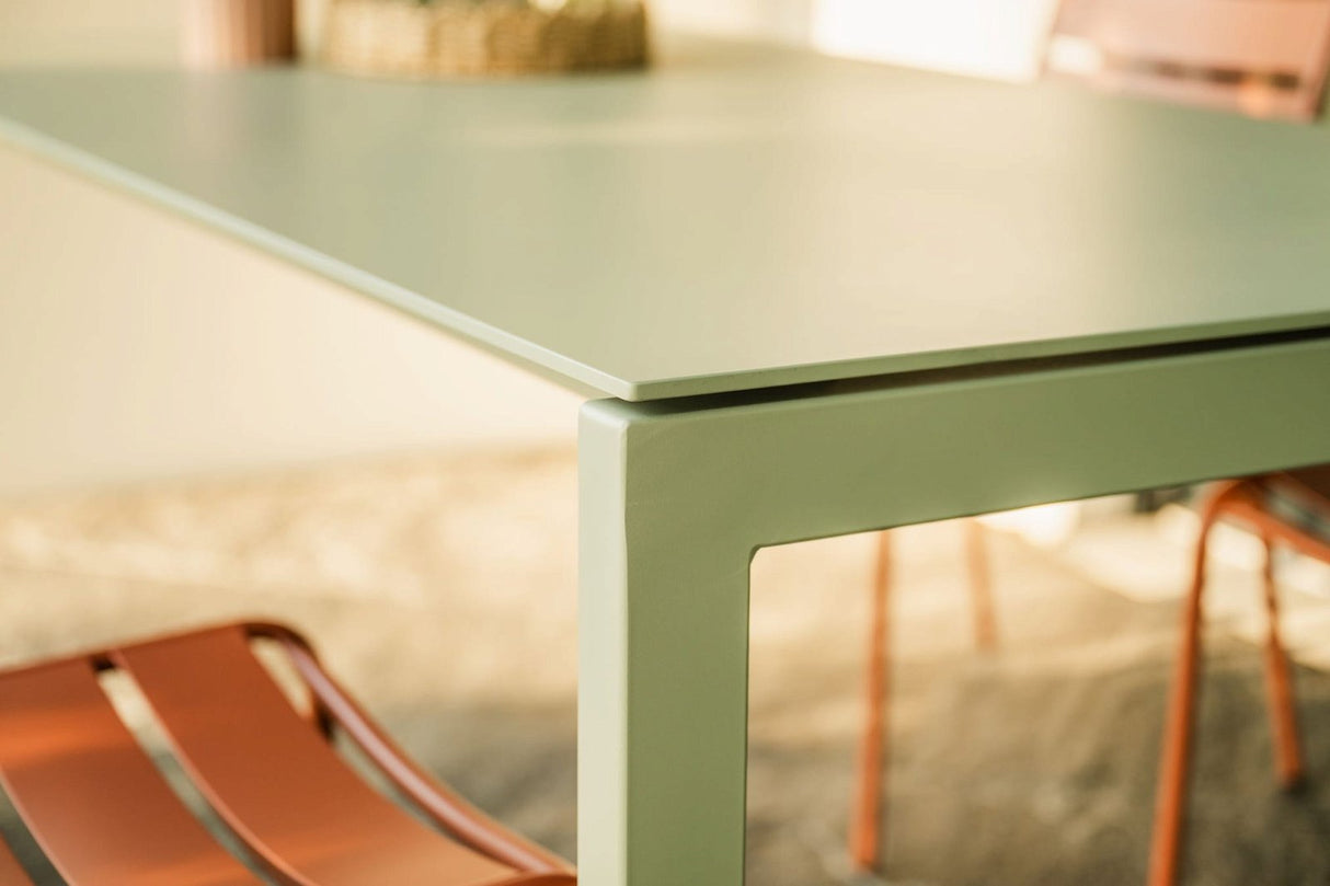 Schaffner Luzern table repas 80x80cm