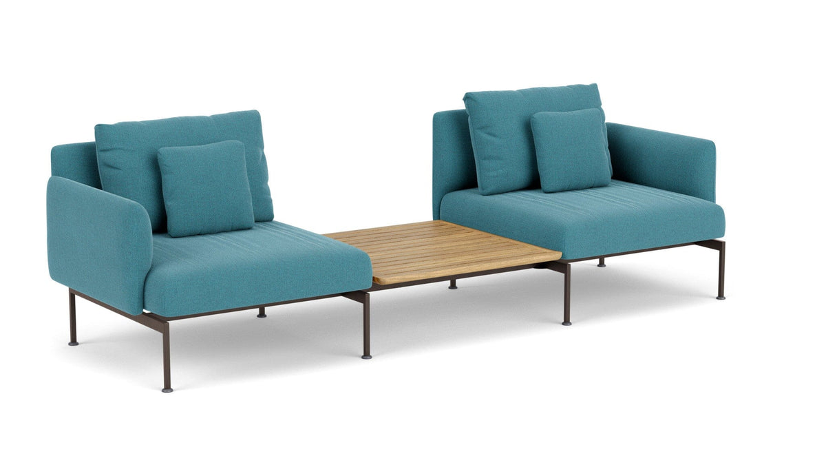 Barlow Tyrie Layout Deep Seating Companion Set - with Low Arms (two 1LYMB1 with low arms et bridging table 2LYB08) - avec coussins Armature Forge Grey Adriatic Blue 3941V Laminé Waterproof 