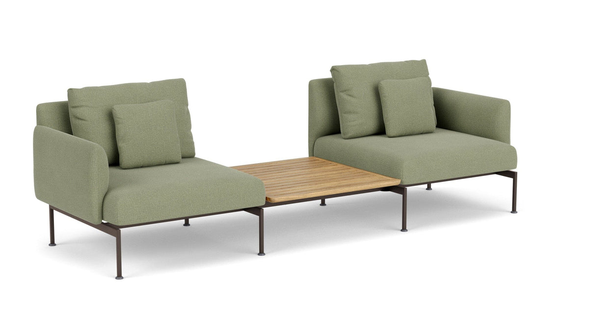Barlow Tyrie Layout Deep Seating Companion Set - with Low Arms (two 1LYMB1 with low arms et bridging table 2LYB08) - avec coussins Armature Forge Grey Canvas Almond 3983V Laminé Waterproof 