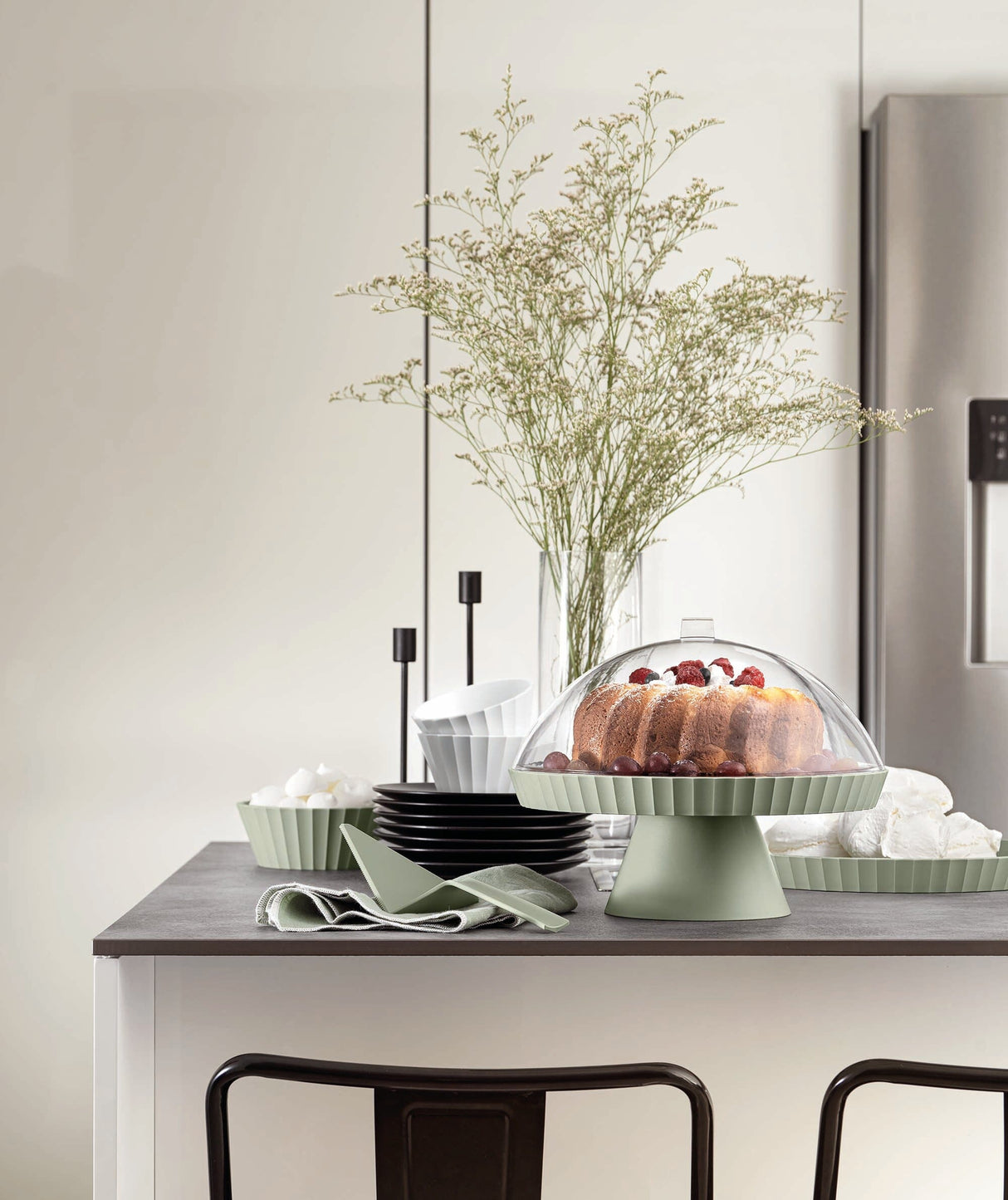 Blim Plus Agora Plat sur pied avec cloche et pelle à gâteau 