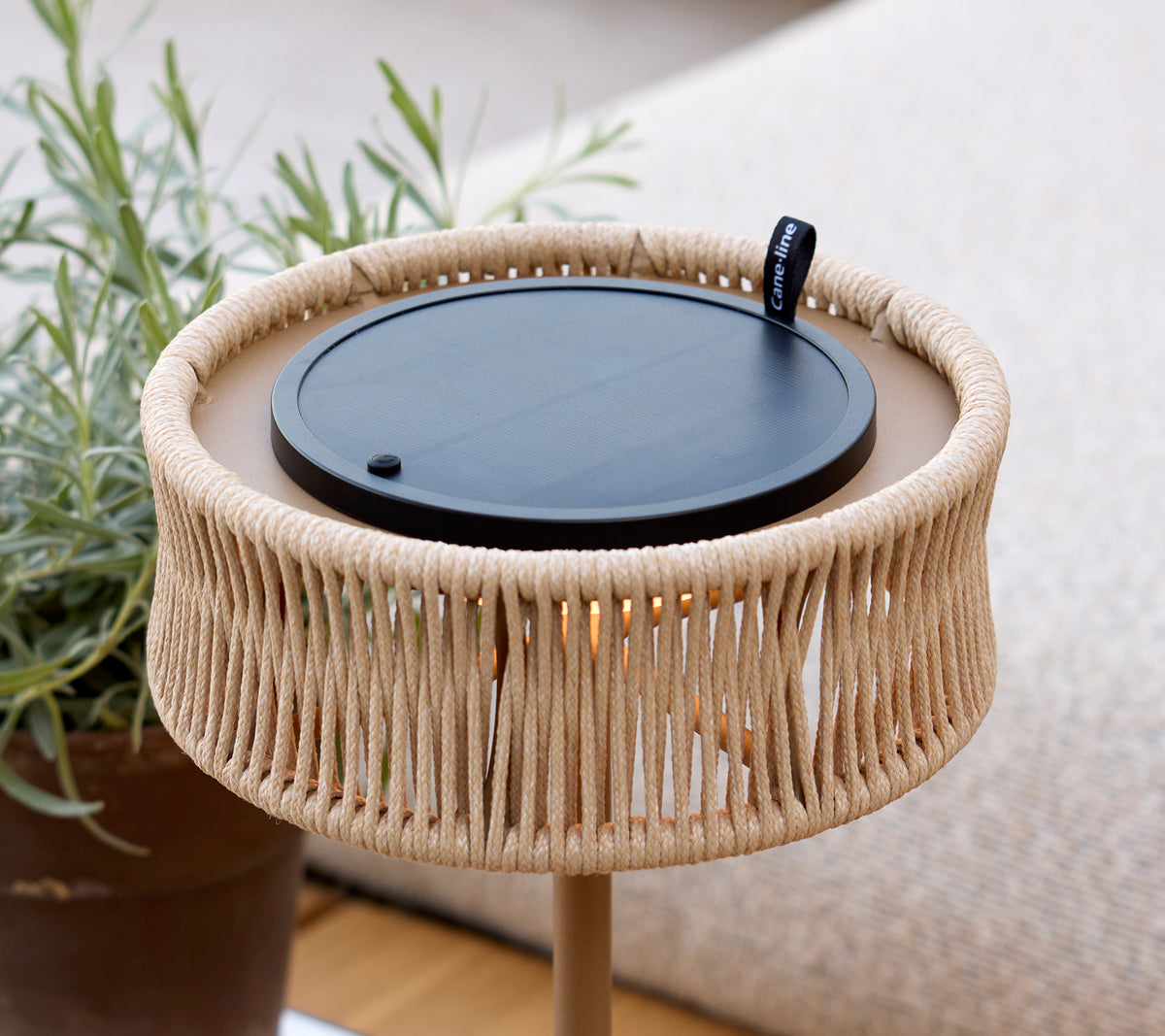 Cane-line Illusion Table Lamp Medium, Lampe sans fil Solaire, module LED inclus (57160)