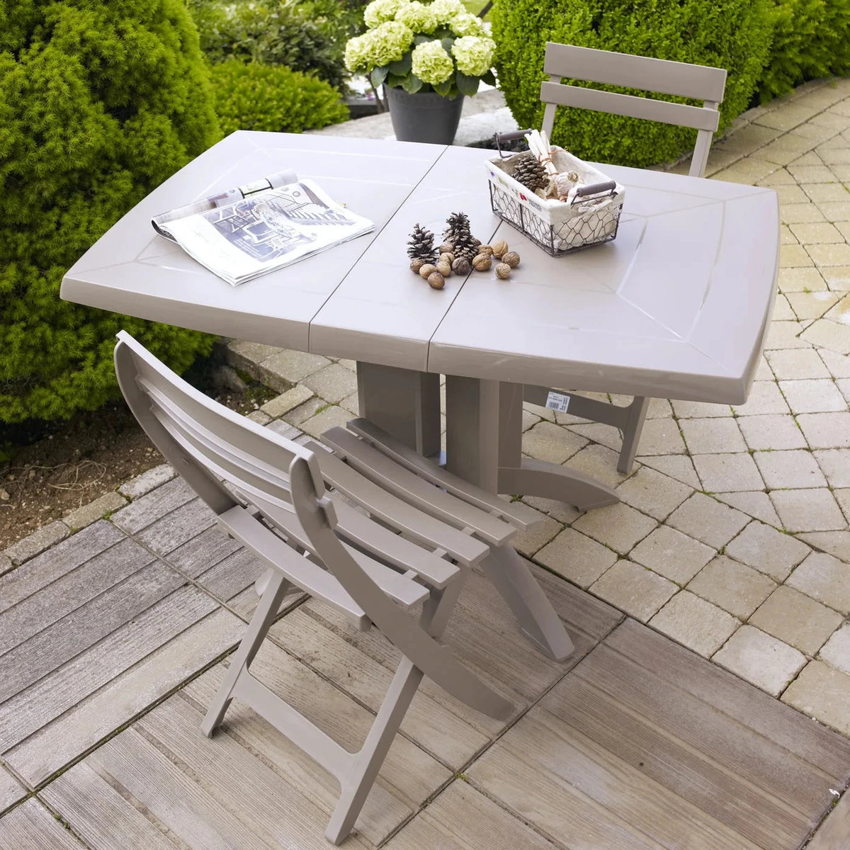 Grosfillex Vega Table repas rabattable 118x77cm 