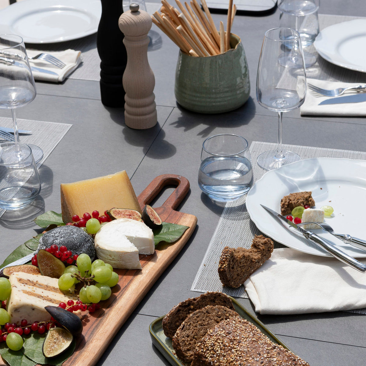 Lafuma Oron Table extensible 154-200 x 100cm 6 à 8 personnes ambiance