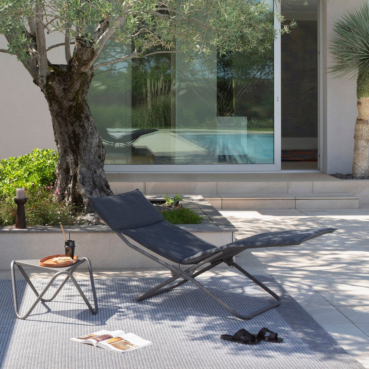 Lafuma Vogue Table basse plateau micro-perforé ambiance
