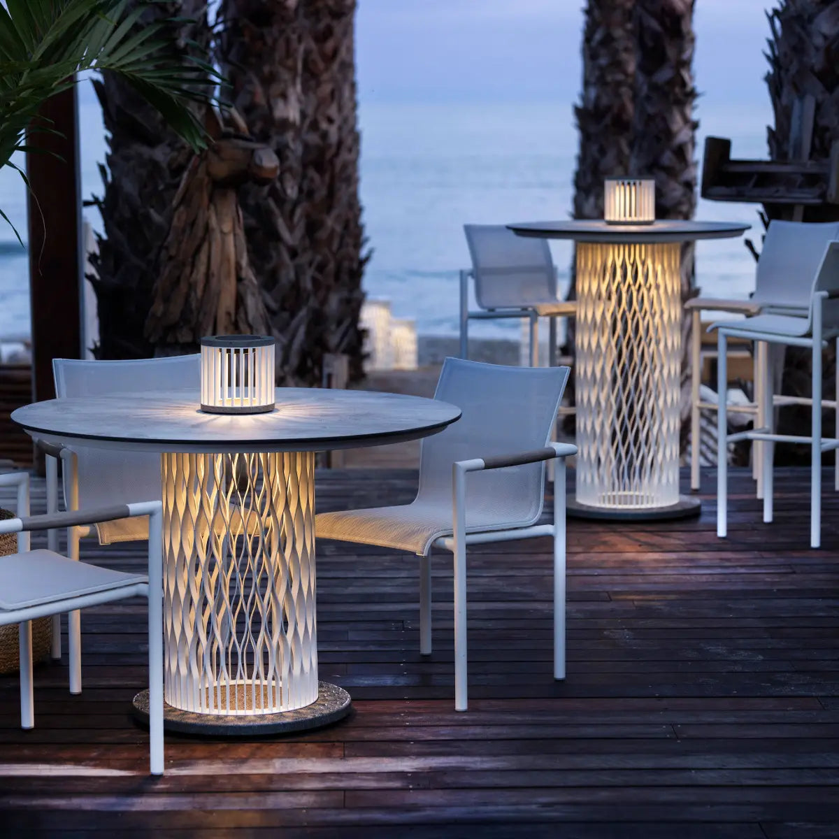 Les Jardins Cadix Table repas Ø110cm avec luminaire solaire 500 Lumens