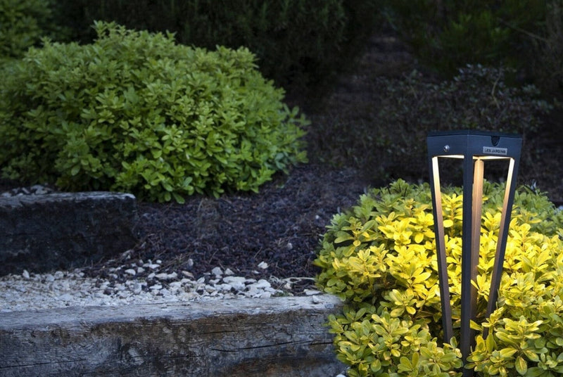 Les Jardins Tinka Torche solaire Petite avec pic intégré 300 Lumens 