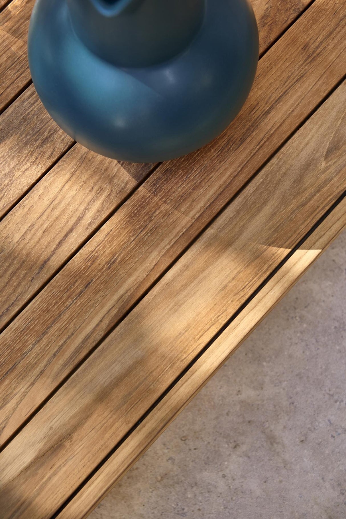 Manutti Flows Coffee Table 76x70cm h:22cm 