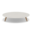 Manutti Torsa Table ø148cm h:30cm Teak Natural (HFTK) Céramique Speckled Sand 12mm (5K73) 