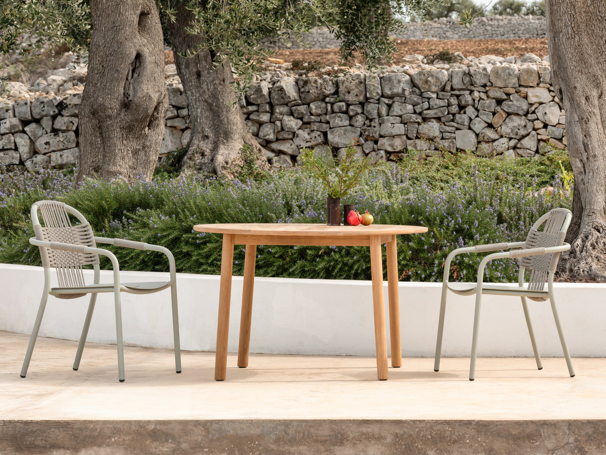 Vincent Sheppard Cleo dining armchair – Dune white, Untreated teak