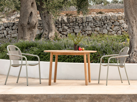 Vincent Sheppard Cleo dining armchair – Dune white, Untreated teak