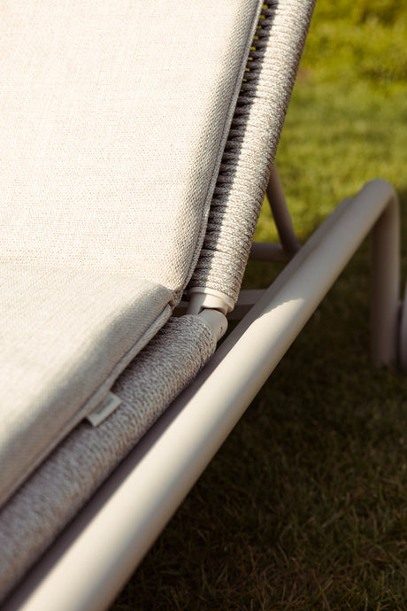 Vincent Sheppard Kodo sunlounger – Dune white