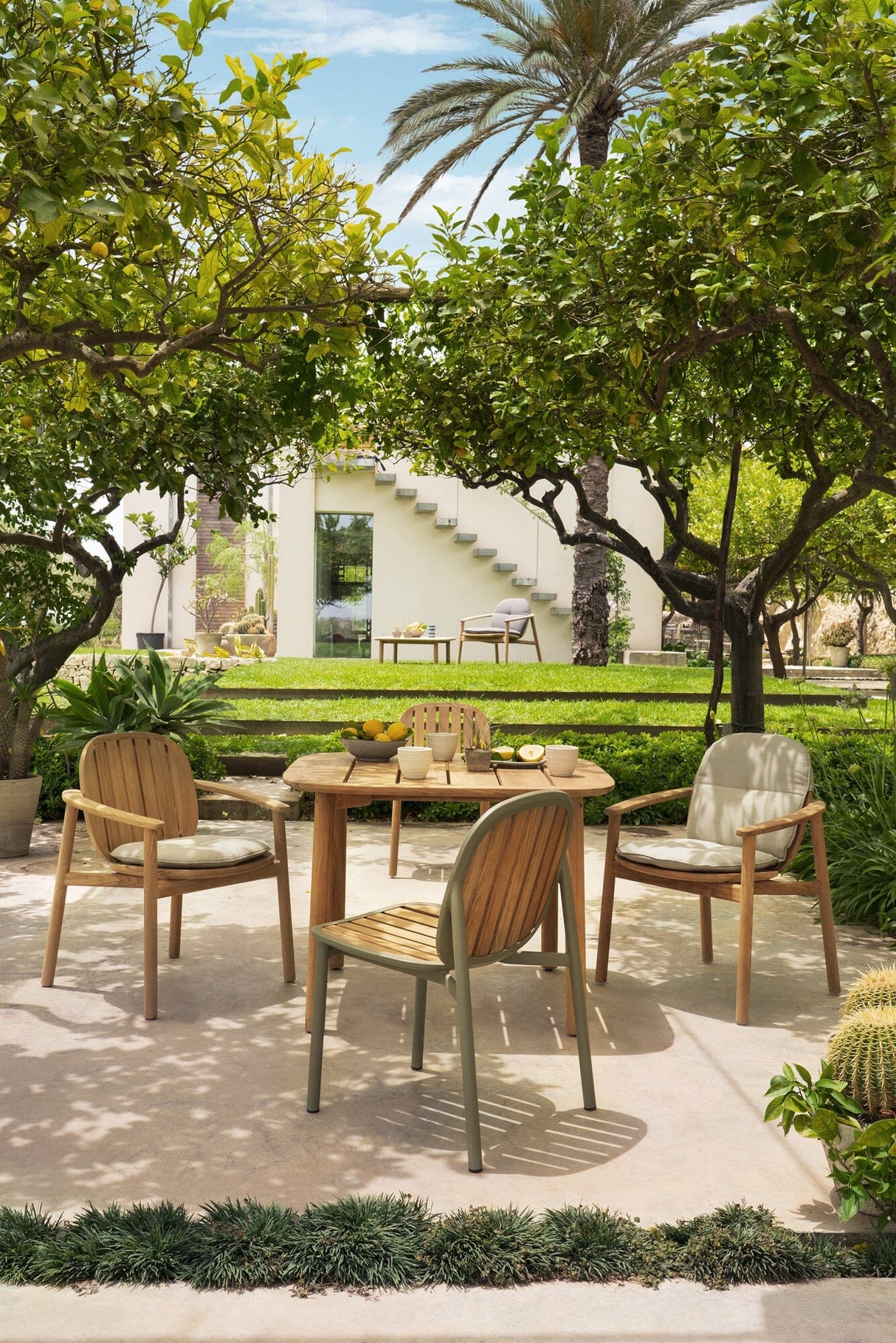 Emu 6061 Twins Table repas 105x105cm Teak 