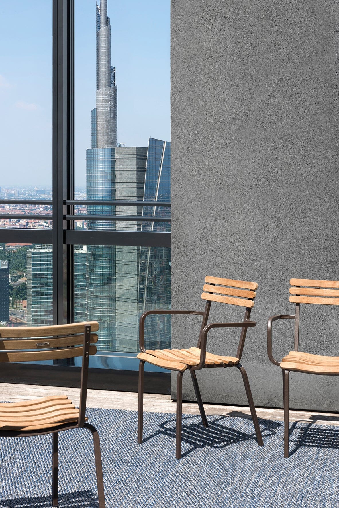 Ethimo Laren Fauteuil repas empilable 