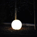 LEDS C4 Cisne Surface lampe boule de sol pour l'extérieur 